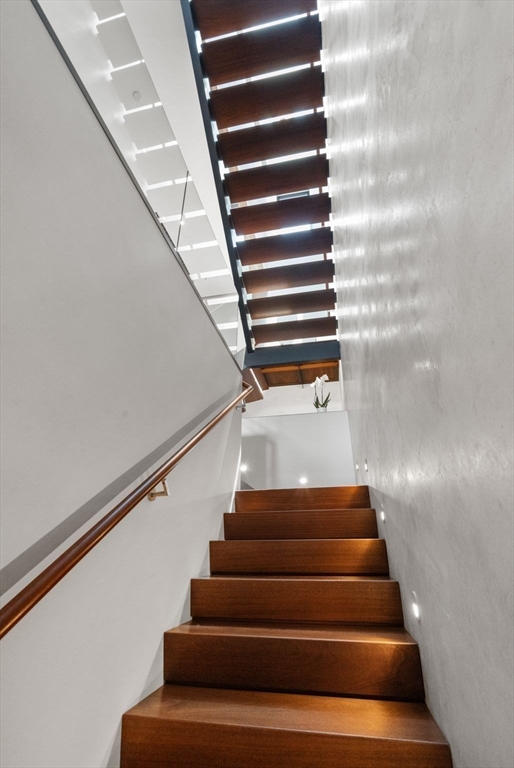 393 Marlborough St 8