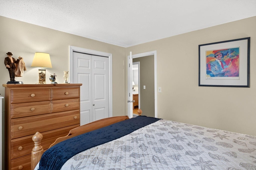 7 Bent Bluff Ln, Yarmouth, MA Photo #34