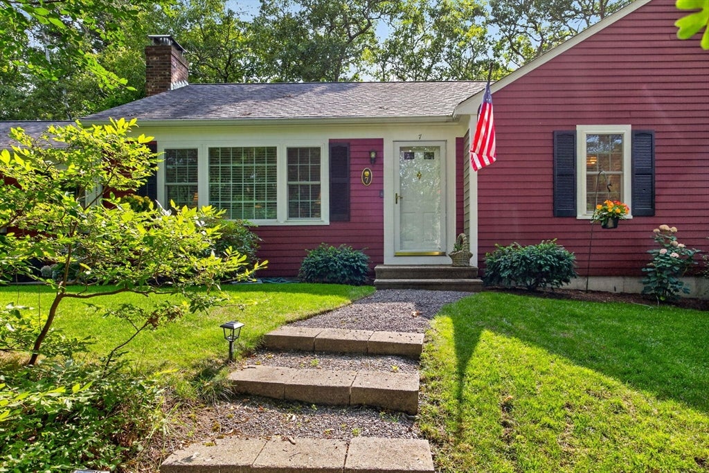 7 Bent Bluff Ln, Yarmouth, MA Photo #6