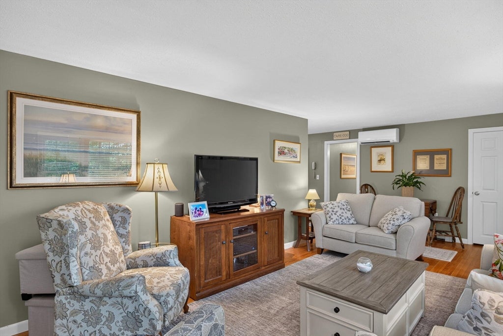 7 Bent Bluff Ln, Yarmouth, MA Photo #17