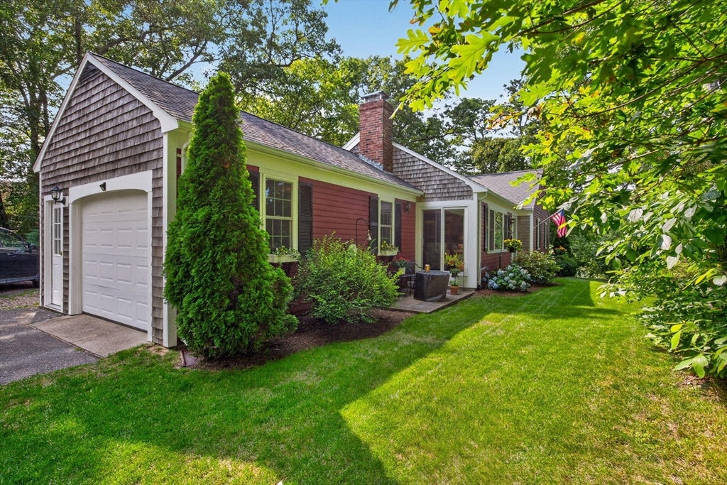 7 Bent Bluff Ln