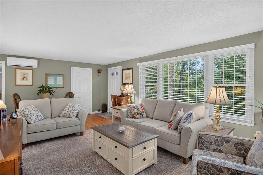 7 Bent Bluff Ln, Yarmouth, MA Photo #13