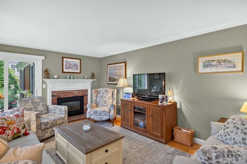 7 Bent Bluff Ln, Yarmouth, MA Photo #16