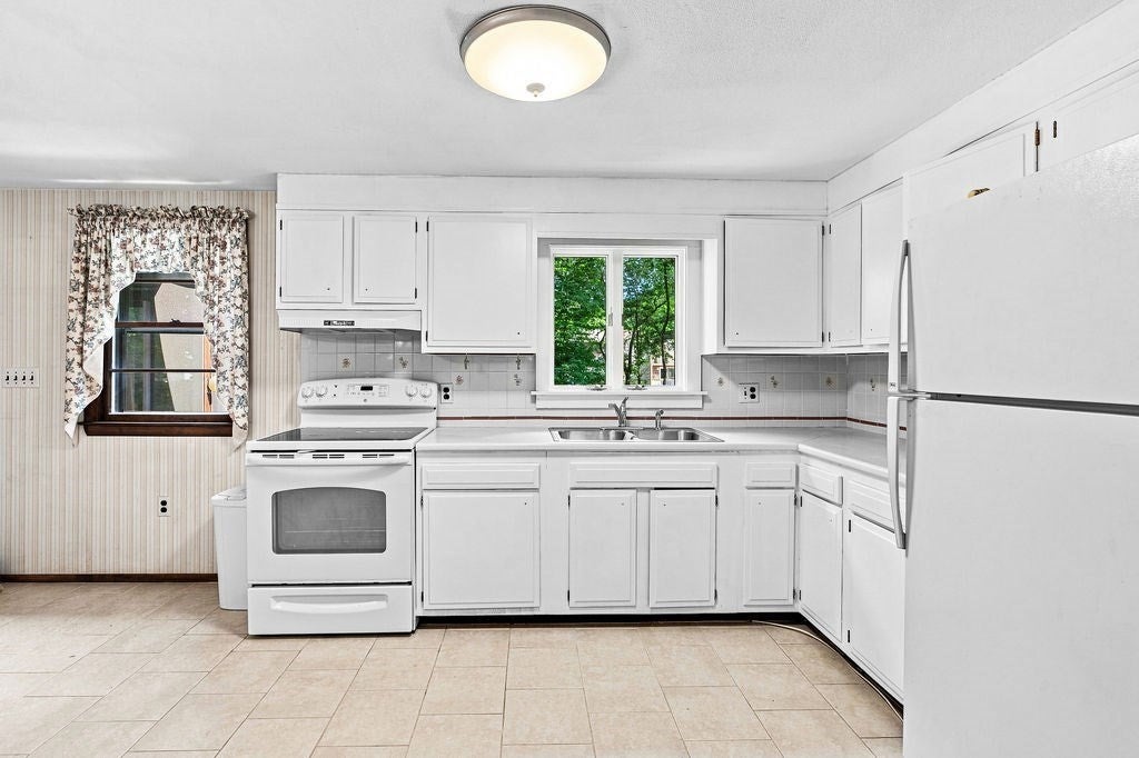 62 Purchase St, Carver, MA Photo #20