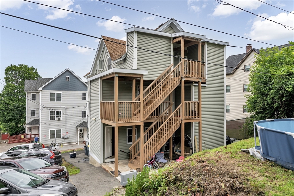 Worcester, Massachusetts 01610, United States, 9 Bedrooms Bedrooms, ,3 BathroomsBathrooms,Residential,Pending,153506