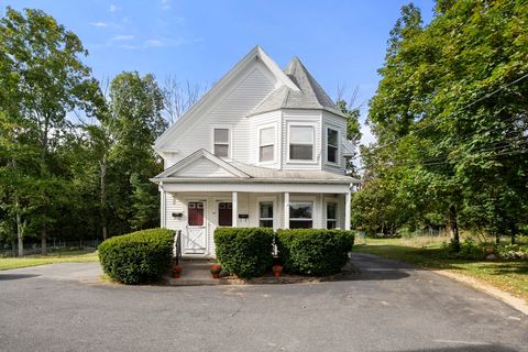 525-527 Torrey St Brockton MA 02301