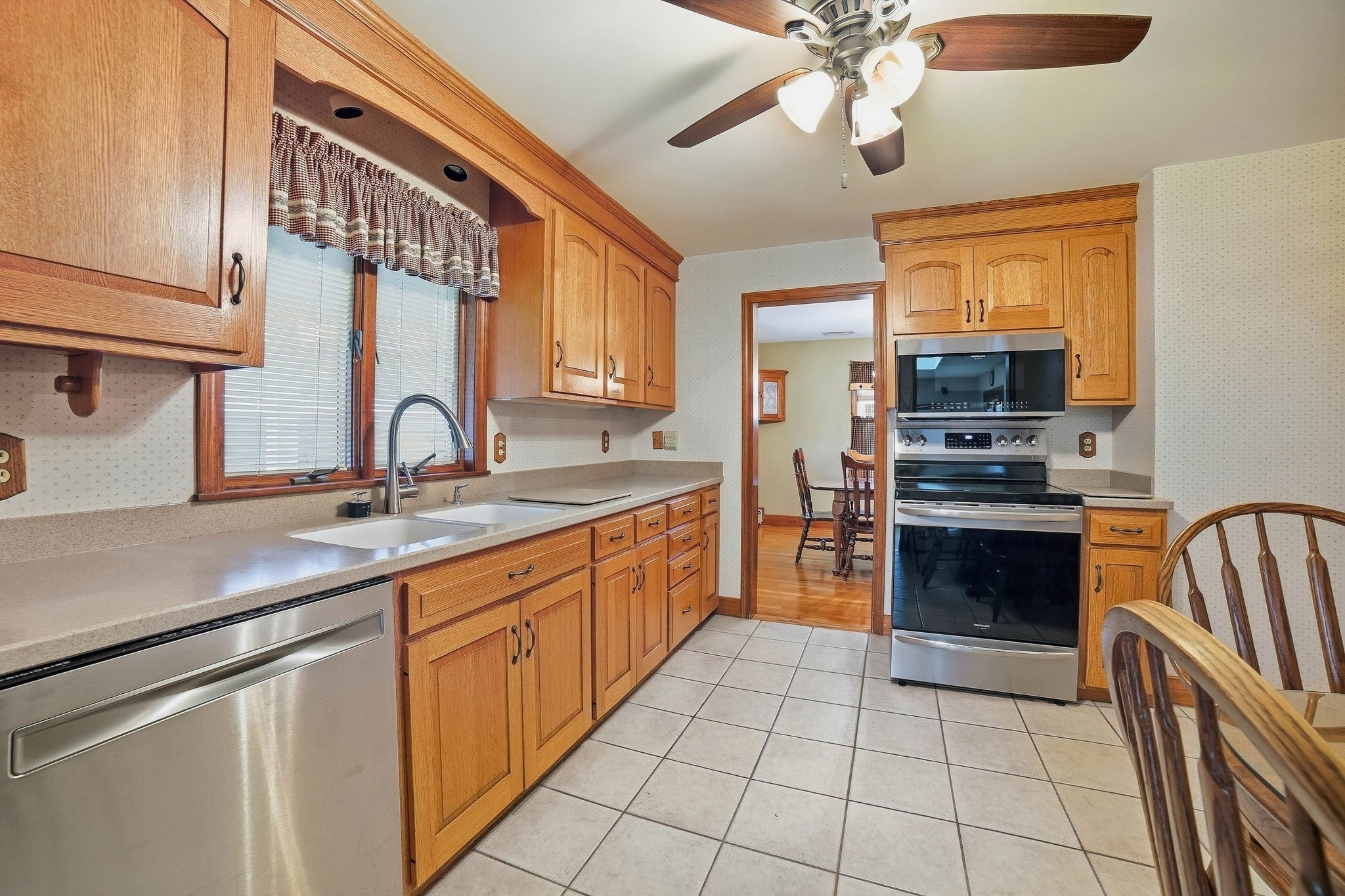 81 Rochdale St, Auburn, MA, 81 Rochdale St, Auburn, MA Photo #6