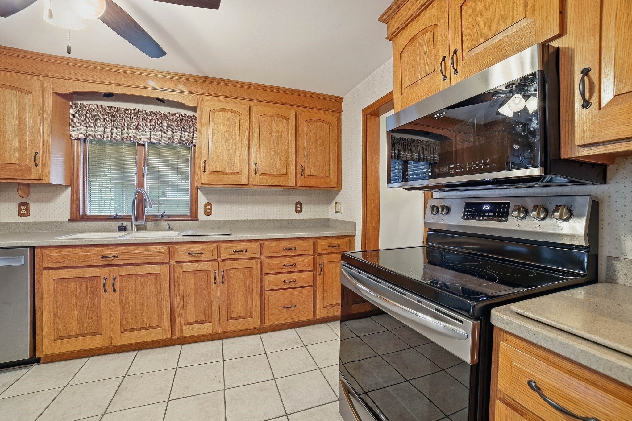 81 Rochdale St, Auburn, MA, 81 Rochdale St, Auburn, MA Photo #5