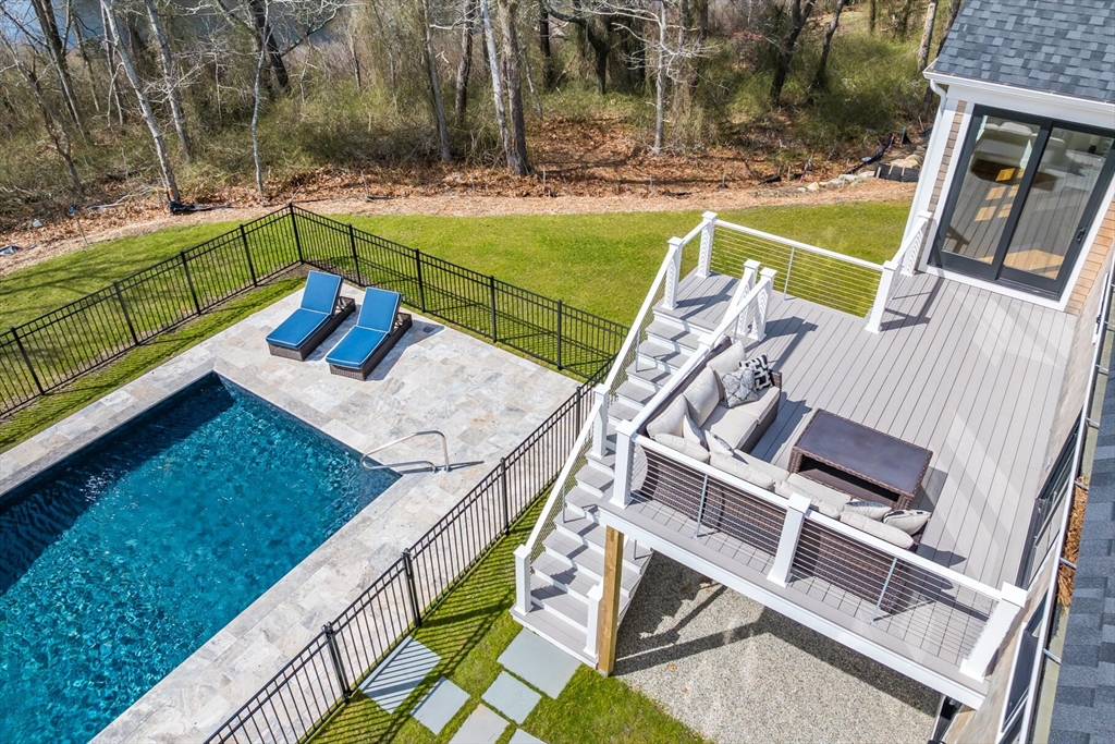 88 Whiffletree Ave