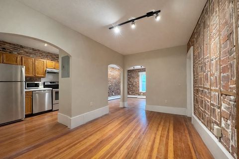 Photo of 206 Derby St #2R, Salem, MA 01970 (MLS # 73464807)