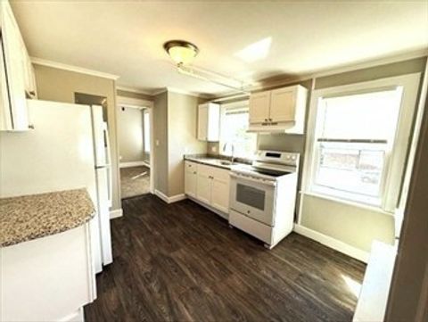 Photo of 324 Cabot St #2R, Beverly, MA 01915 (MLS # 73481153)