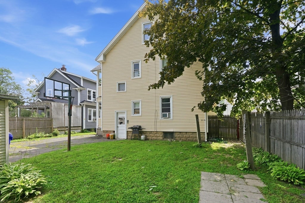 117-119 Groveland St, Springfield, MA Photo #39