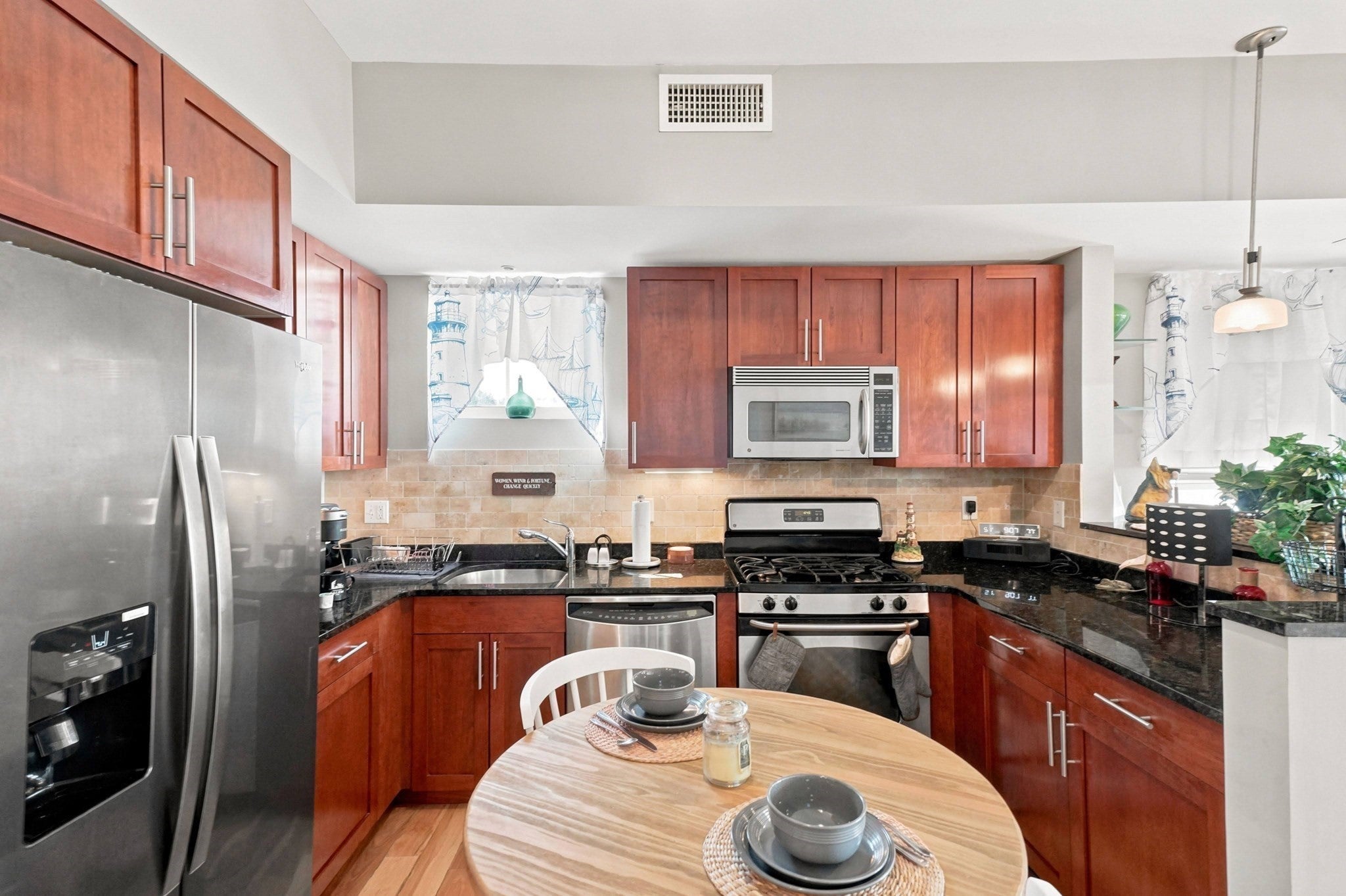 550 Pleasant St #201, Winthrop, MA, 550 Pleasant St #201, Winthrop, MA Photo #7