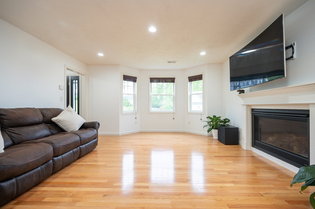 7 Willow Brook Lane