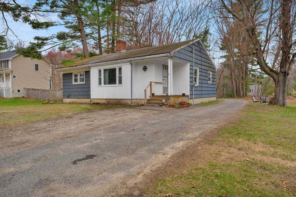 Photo of 11 Bartlett St, Salisbury, MA 01952 (MLS # 73503231)