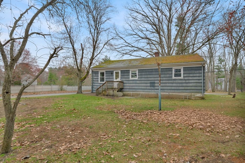 Photo of 11 Bartlett St, Salisbury, MA 01952 (MLS # 73503231)