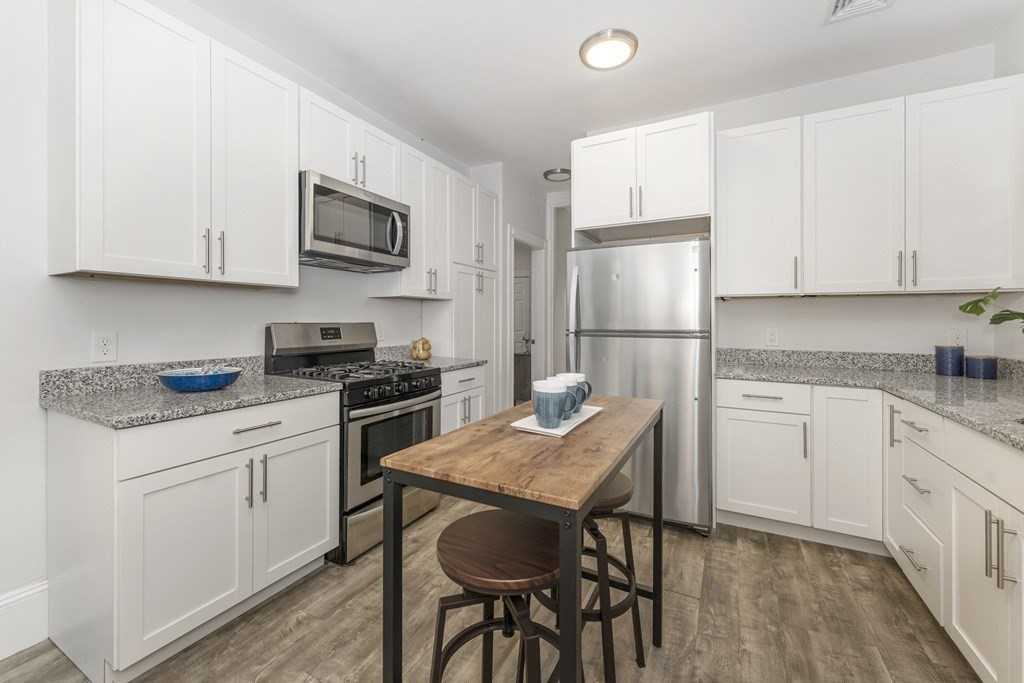172 Boylston 3