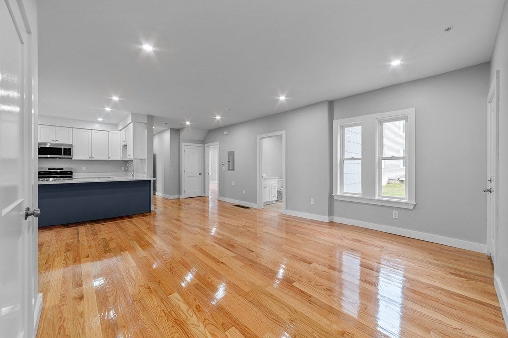 376 Chestnut St #1, Gardner, MA, 376 Chestnut St #1, Gardner, MA Photo #2