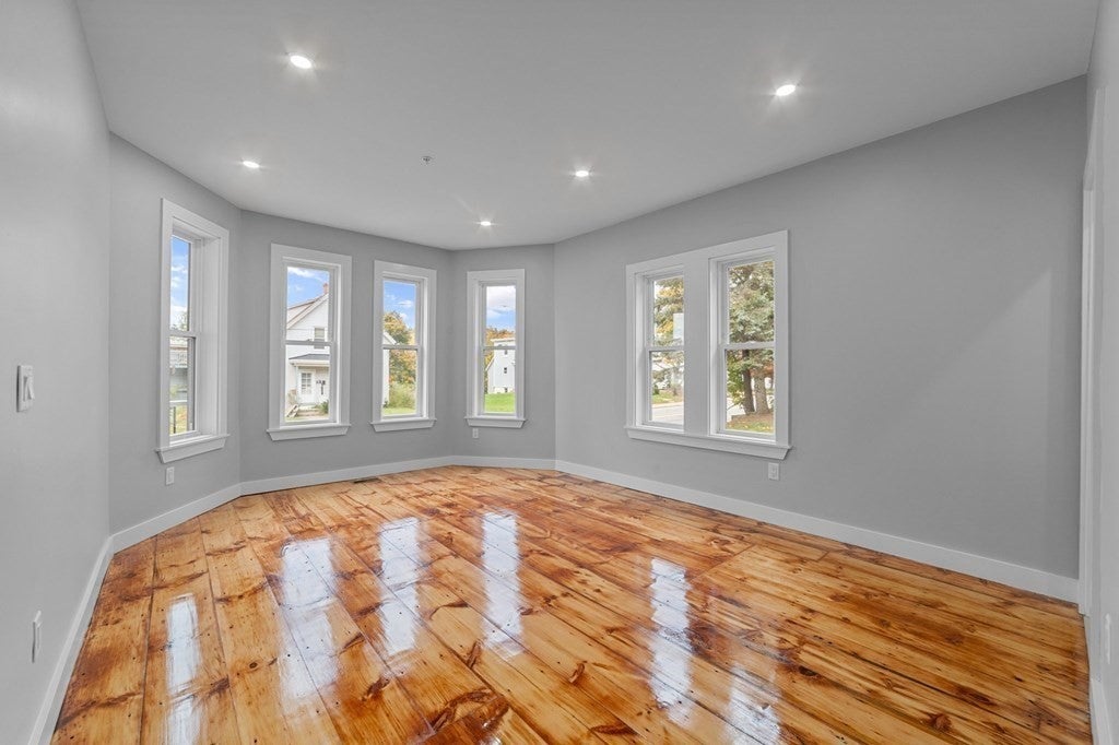 376 Chestnut St #1, Gardner, MA, 376 Chestnut St #1, Gardner, MA Photo #3