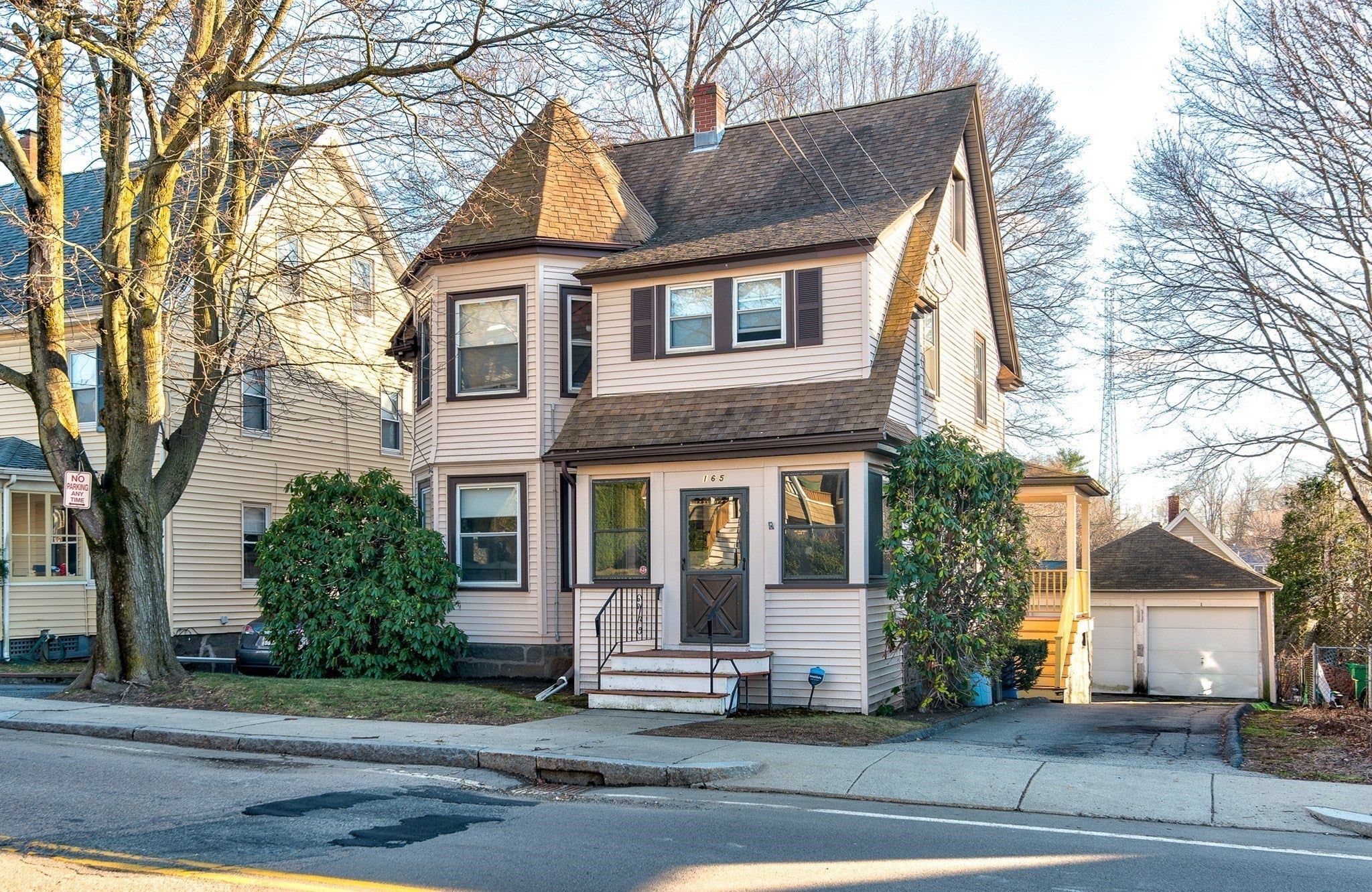 165 Whitwell St