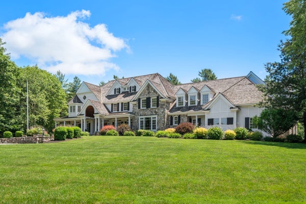 3 STONE BRIDGE LN, MILTON, MA 02186 - Image c61c7e82bee9c941ebd2d99db588fa5b/1259398550