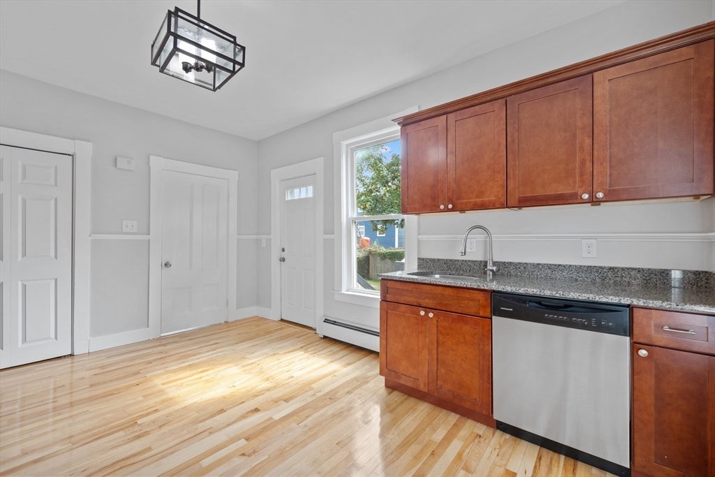 24 Village St 1