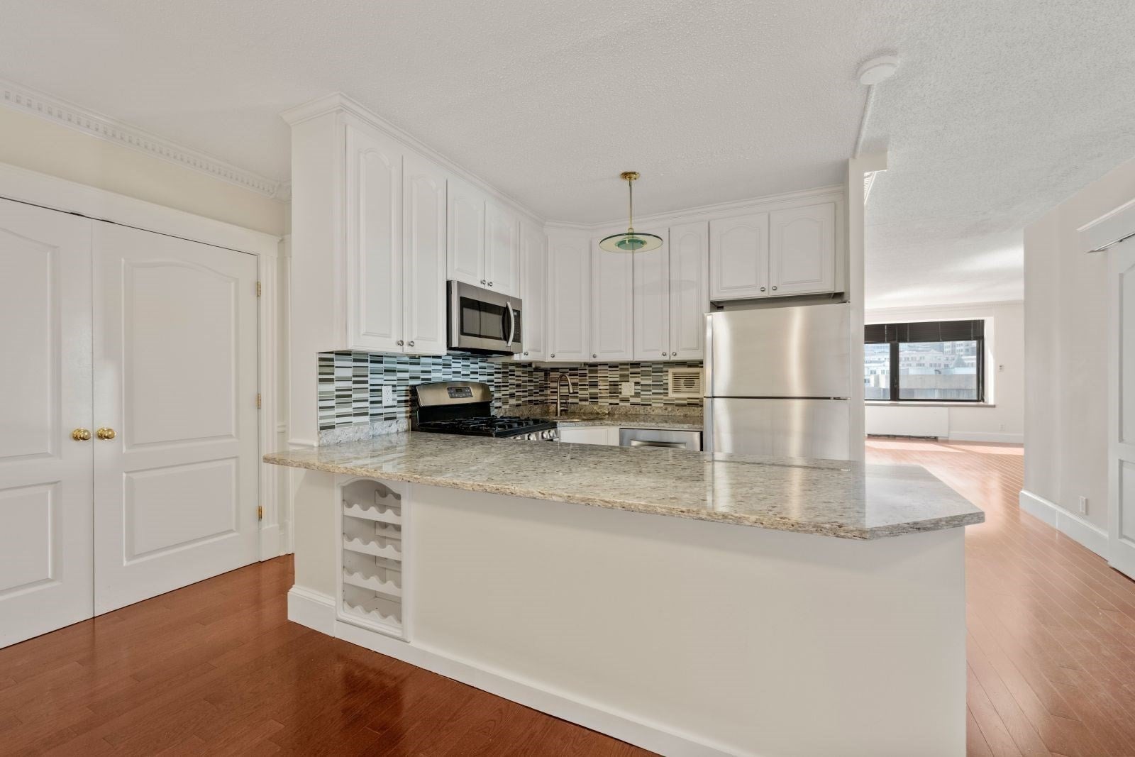 85 East India Row 10G