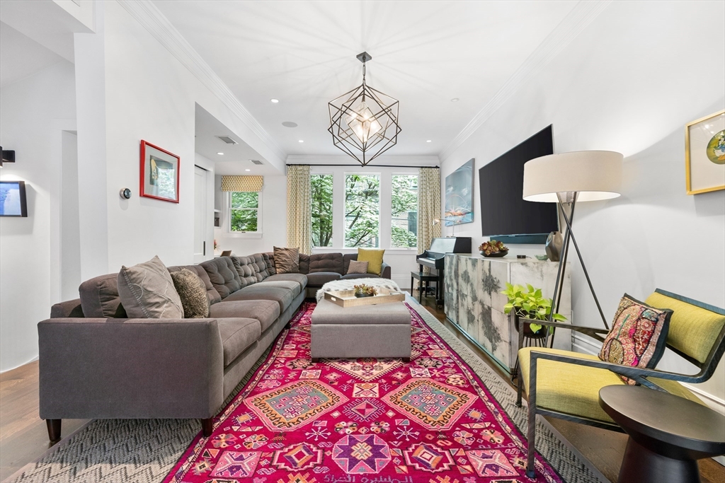 9 Bond St