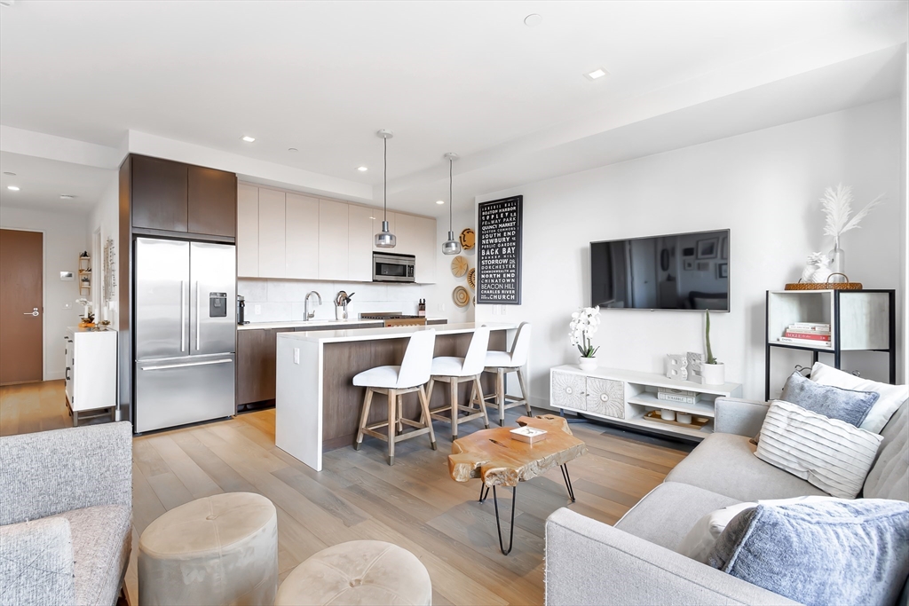 375 Canal St 709