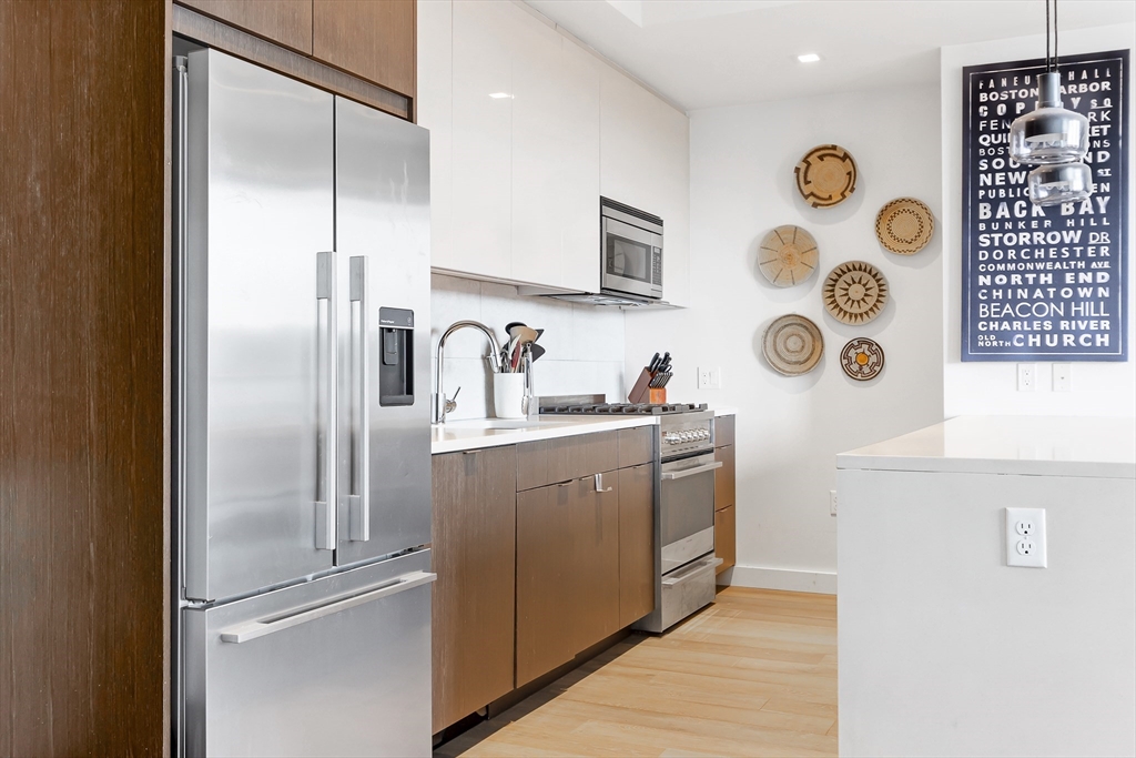 375 Canal St 709