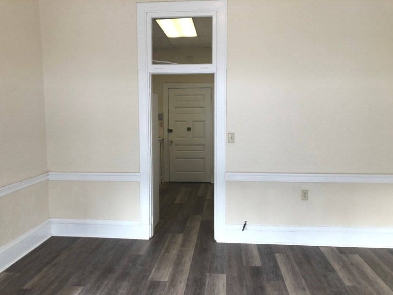 471 Commonwealth 1F