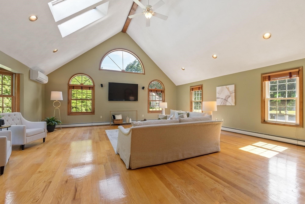 19 Villanova Dr, Westford, MA Photo #7