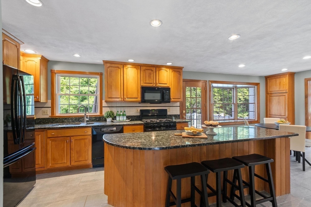 19 Villanova Dr, Westford, MA Photo #10