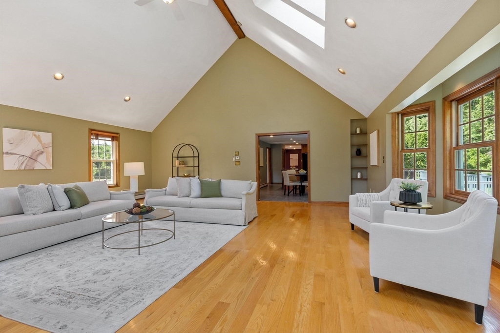 19 Villanova Dr, Westford, MA Photo #8