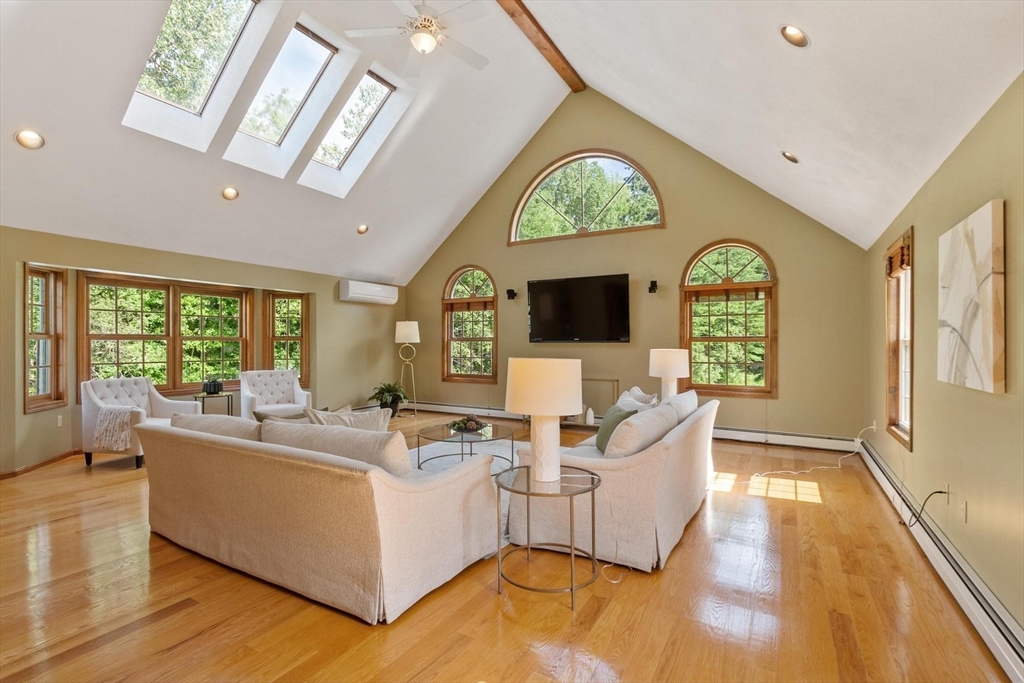 19 Villanova Dr, Westford, MA Photo #6