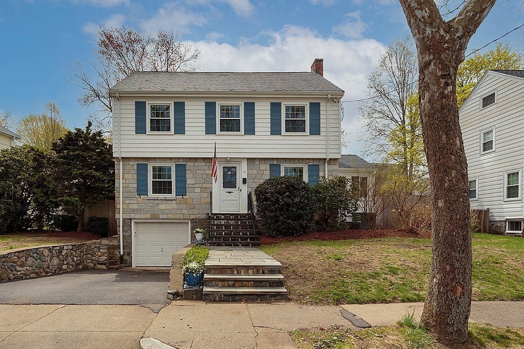 11 Carlson Circle