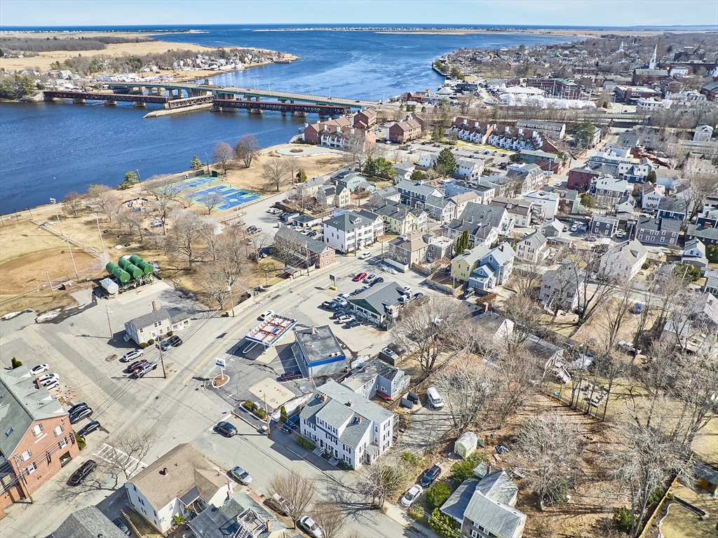 Newburyport, Massachusetts 01950, United States, 1 Bedroom Bedrooms, ,1 BathroomBathrooms,Residential,Active,86041