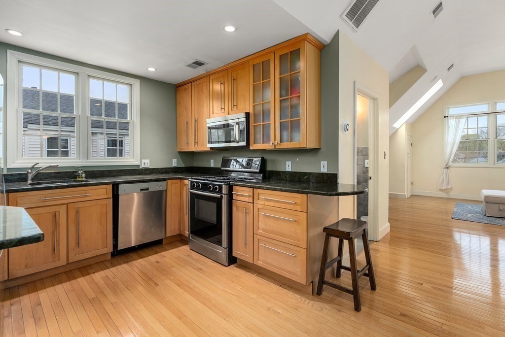 80 Roslindale Ave 3