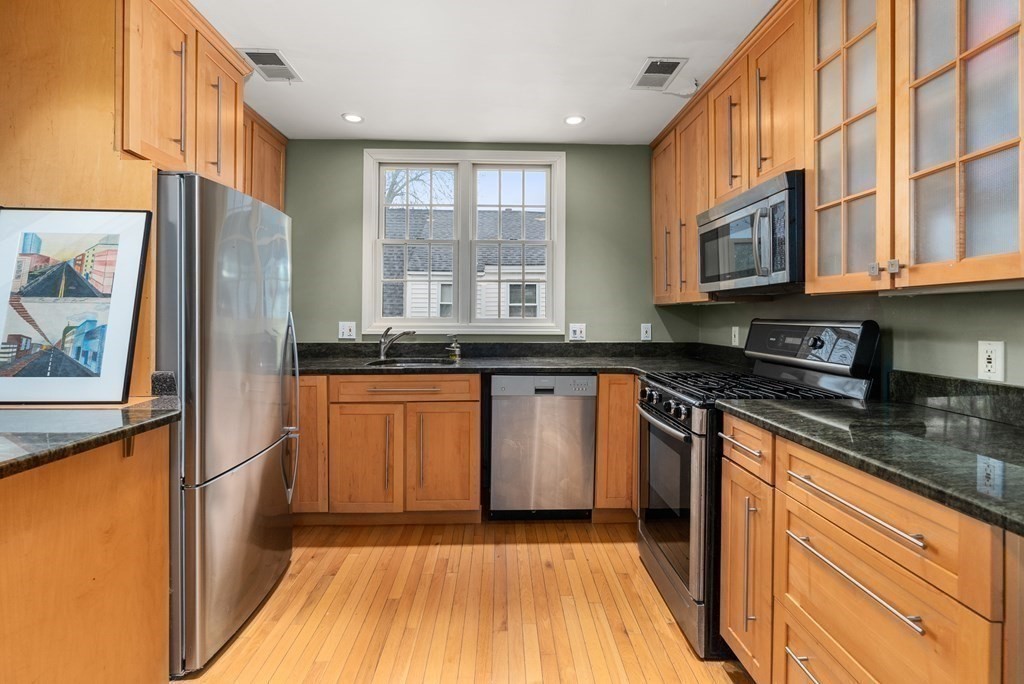 80 Roslindale Ave 3