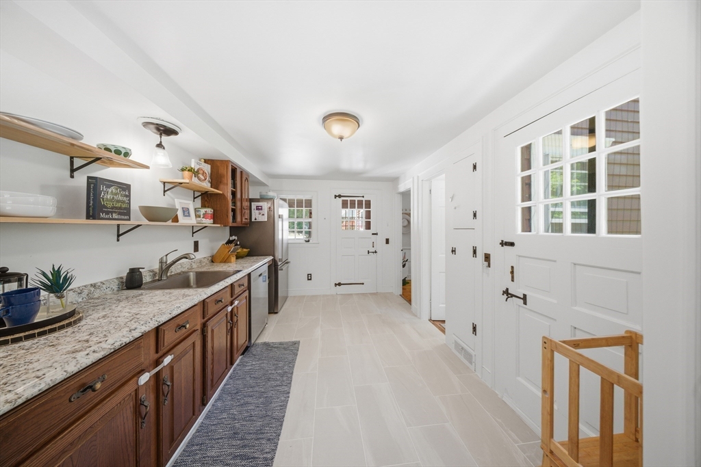 46 Willard Rd