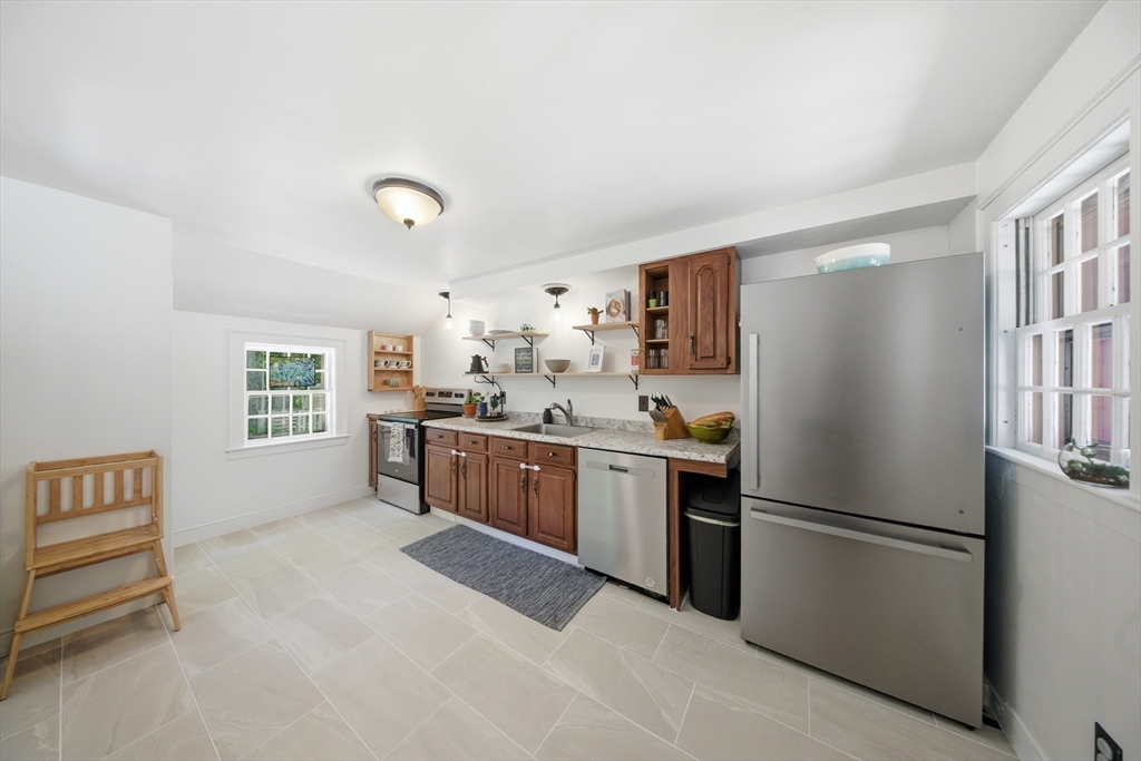 46 Willard Rd