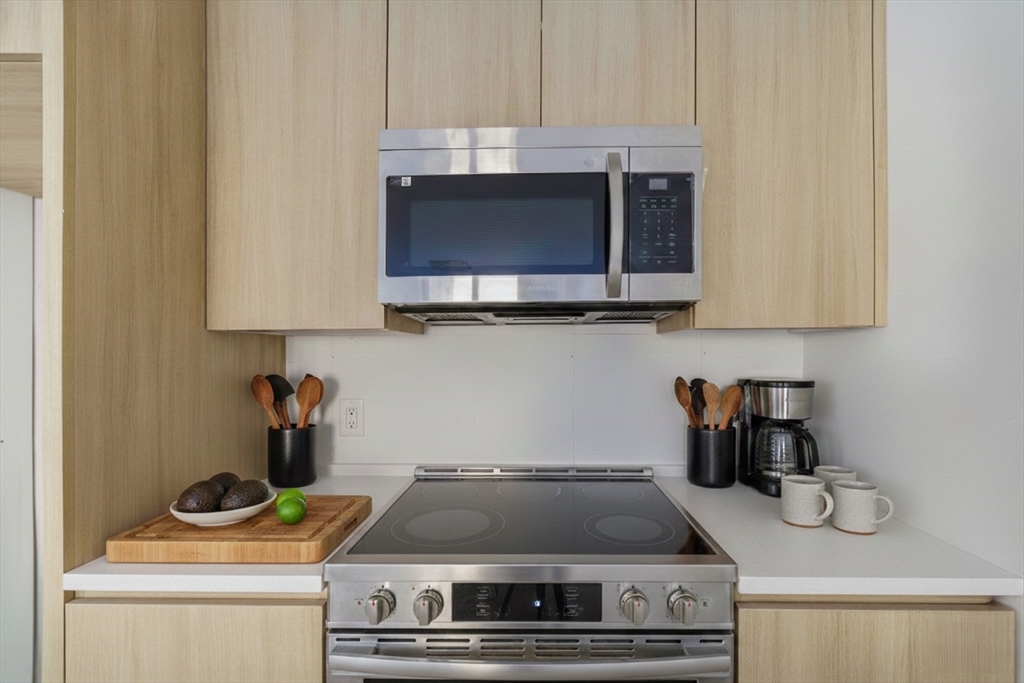 1035 Commonwealth Ave 209