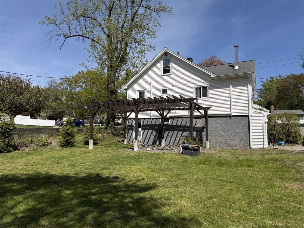 437 Summer St