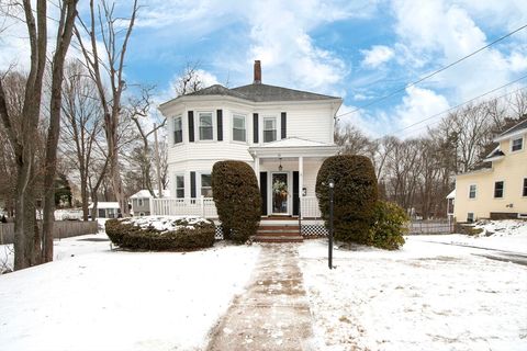 73 Hollis St Weymouth MA 02190