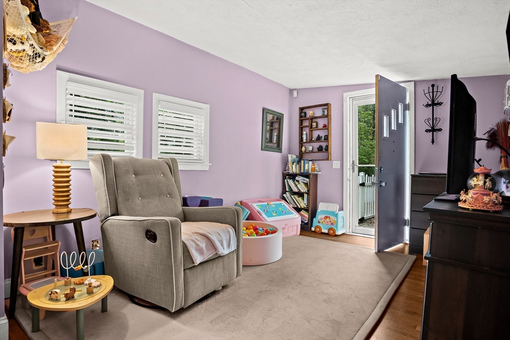 313 Whiley Rd + 0 York Trail