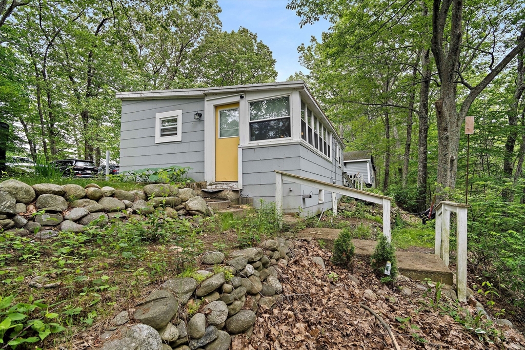 313 Whiley Rd + 0 York Trail