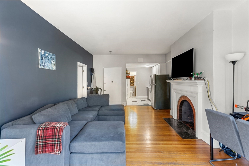 511 Beacon St 11