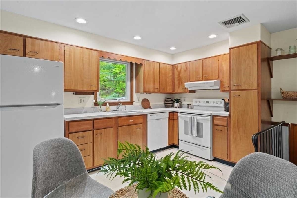 34 Fort Sumter Dr, Holden, MA, 34 Fort Sumter Dr, Holden, MA Photo #10