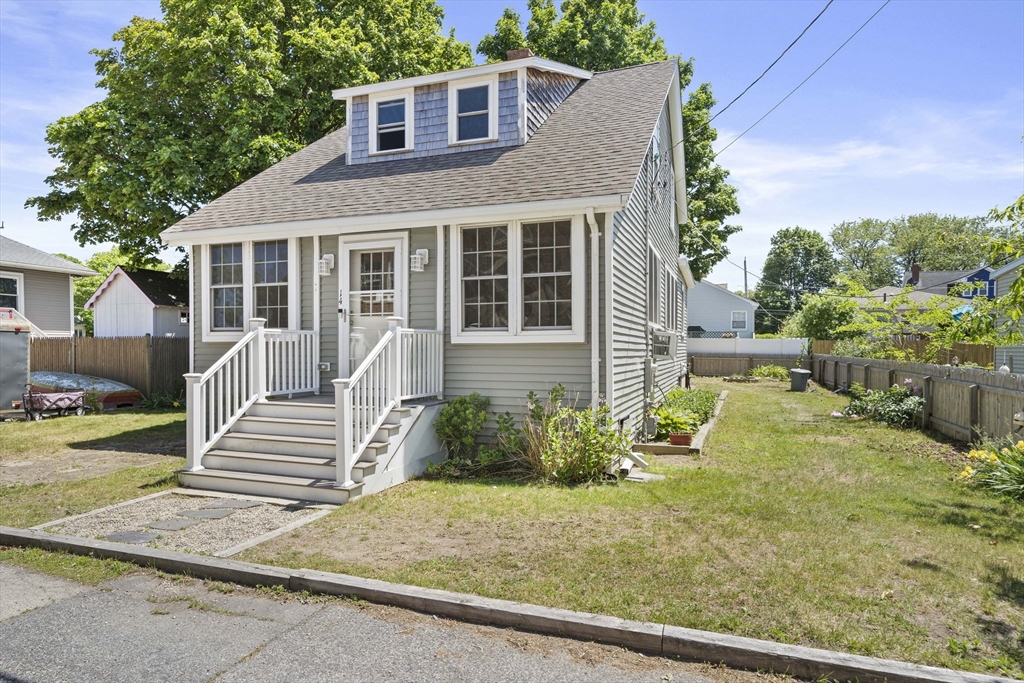 14 L St