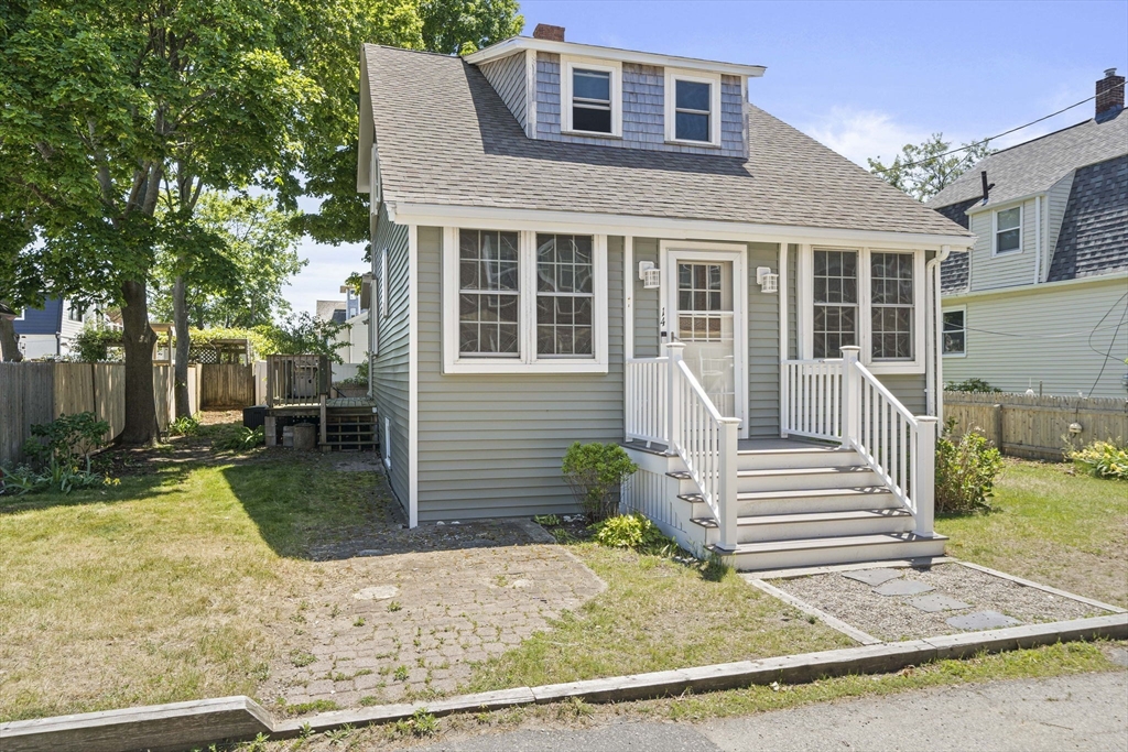 14 L St